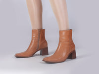 90s BP NORDSTROM Tan Leather Chunky Block Heel Ankle Boots USA Women Size 8 -8.5