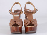 1970s Vintage GOODY TWO SHOES Wood Platform Block Heek Taupe Tan Leather Sandals Women&#39;s Size usa 8.5 - 9
