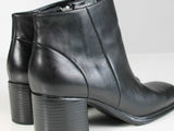 Vtg 90s Stacked Block Heel Black Leather Ankle Boots Minimalist Everyday Boot Women&#39;s USA Size 7.5